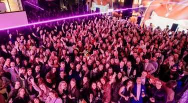 Het leuke team van My Jewellery samen op het jaarlijkse kerstfeest, in 's-Hertogenbosch, de successen aan het vieren van afgelopen jaar