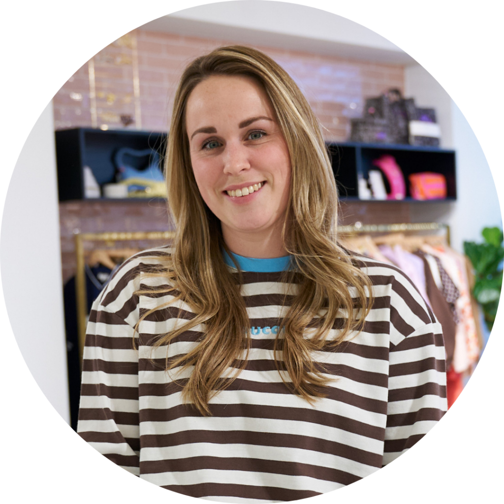 Sophie Nadorp, Inkoper, lachende portretfoto in de showroom