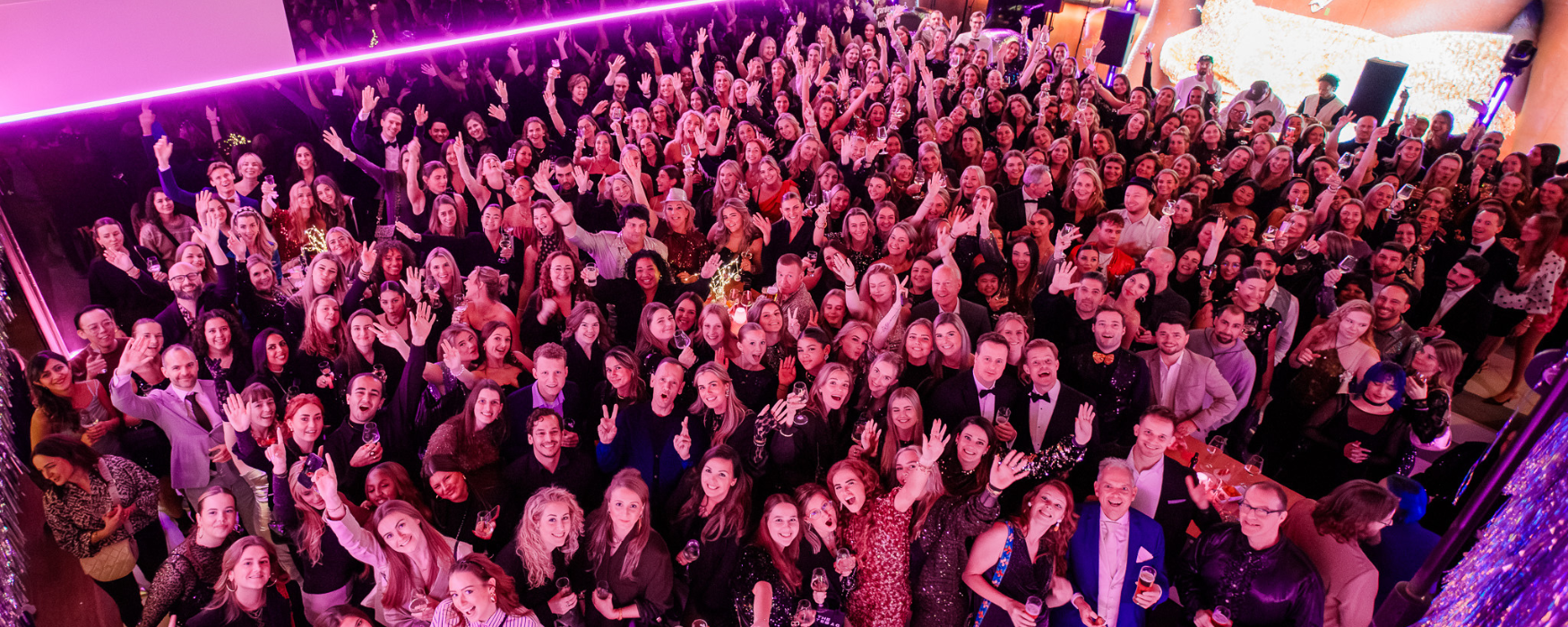 Het leuke team van My Jewellery samen op het jaarlijkse kerstfeest, in 's-Hertogenbosch, de successen aan het vieren van afgelopen jaar